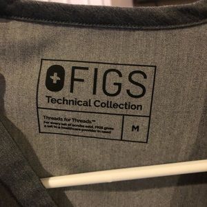 Figs Scrubs Medium Top Technical Feathers